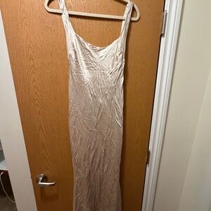 ✨ MESHKI Satin Slip Dress – Size L ✨